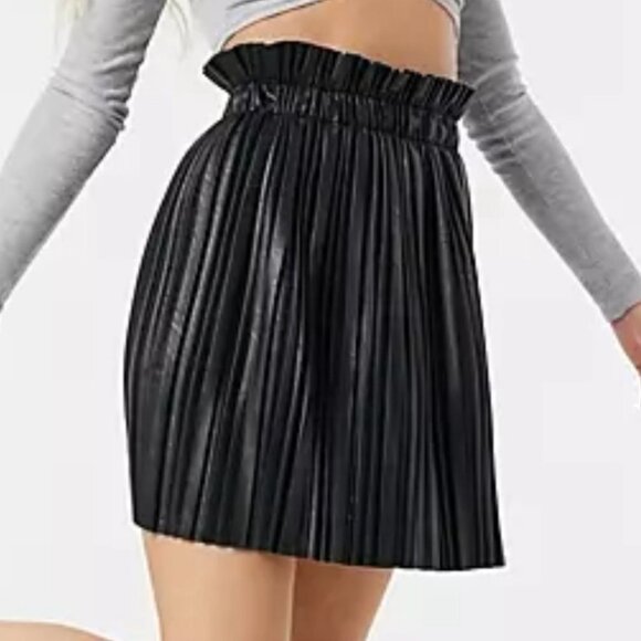 Parisian Pleated Paper Bag PU Skirt - Picture 2 of 4